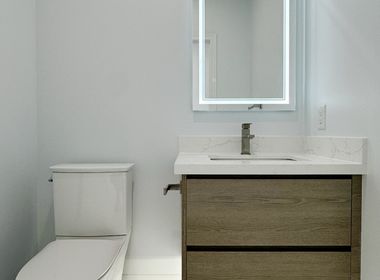 Washroom & Beautiful Mirror - Parahomes Inc