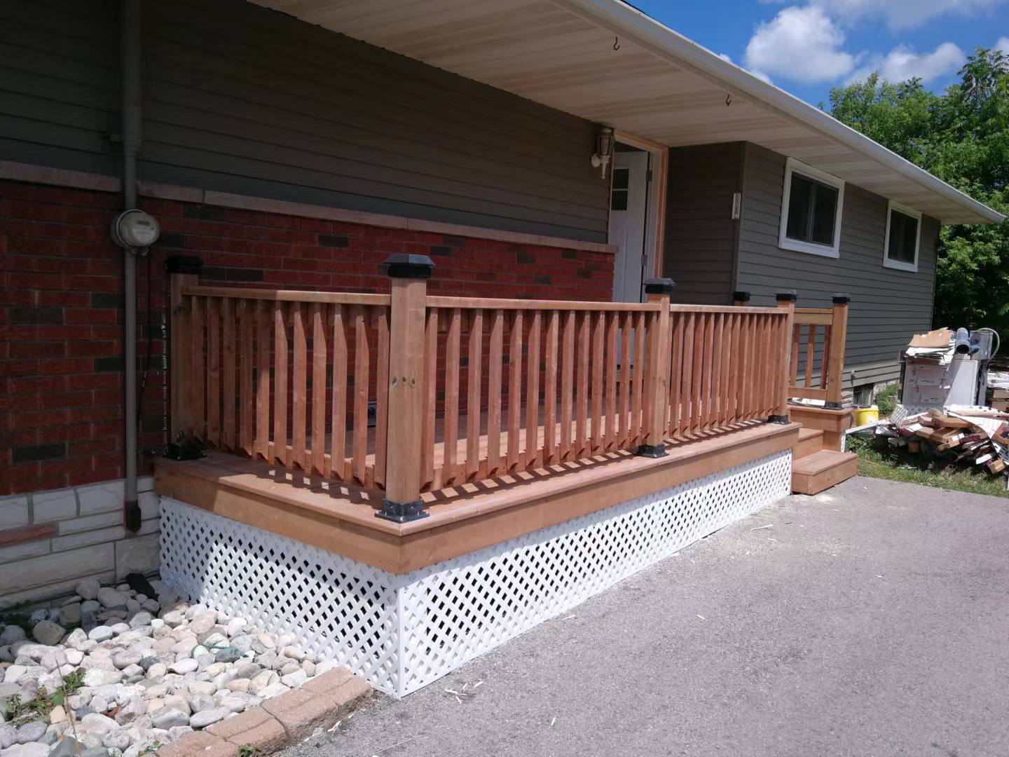 After Remodaling Outdoor Fence -Parahomes Inc.