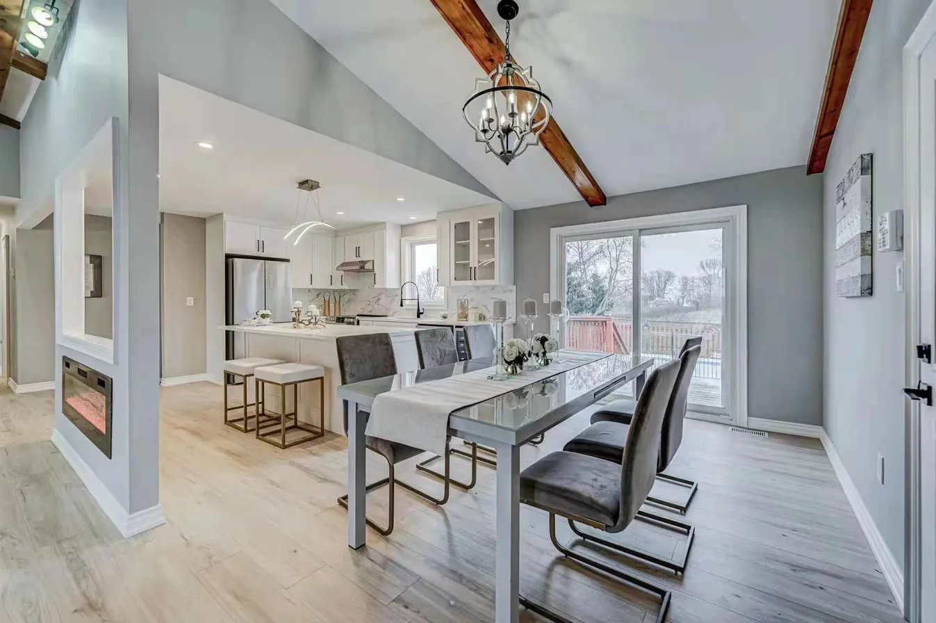 Whole-home renovation kitchen and dining - Niagara-on-the-Lake by PARAHOMES